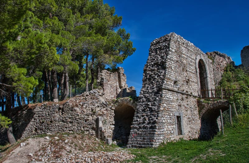 castello di laviano