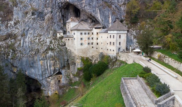 castello di predjama