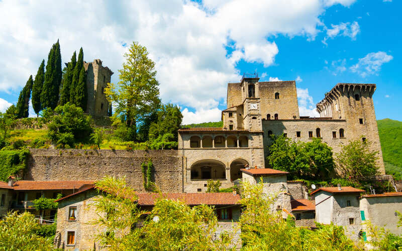 castello di Fivizzano visto dal basso