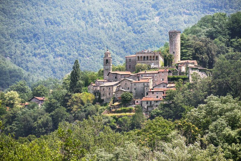 castello di malgrate visto da lontano