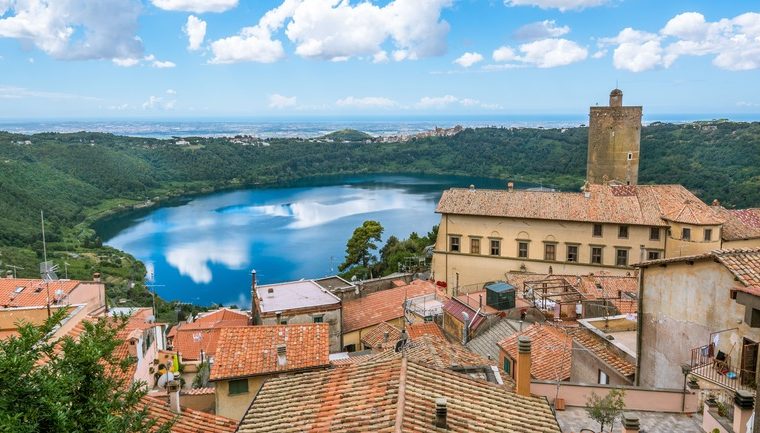 visuale panoramica lago di nemi