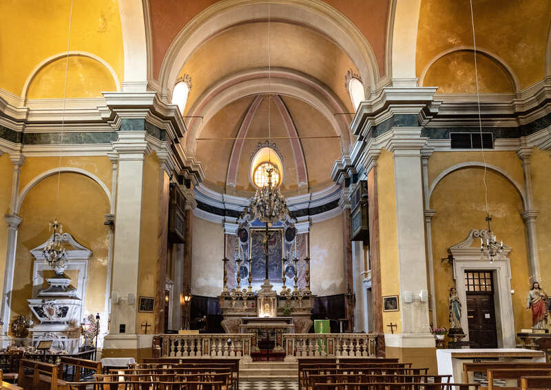 interno chiesa di San Michele a Villefranche-sur-Mer