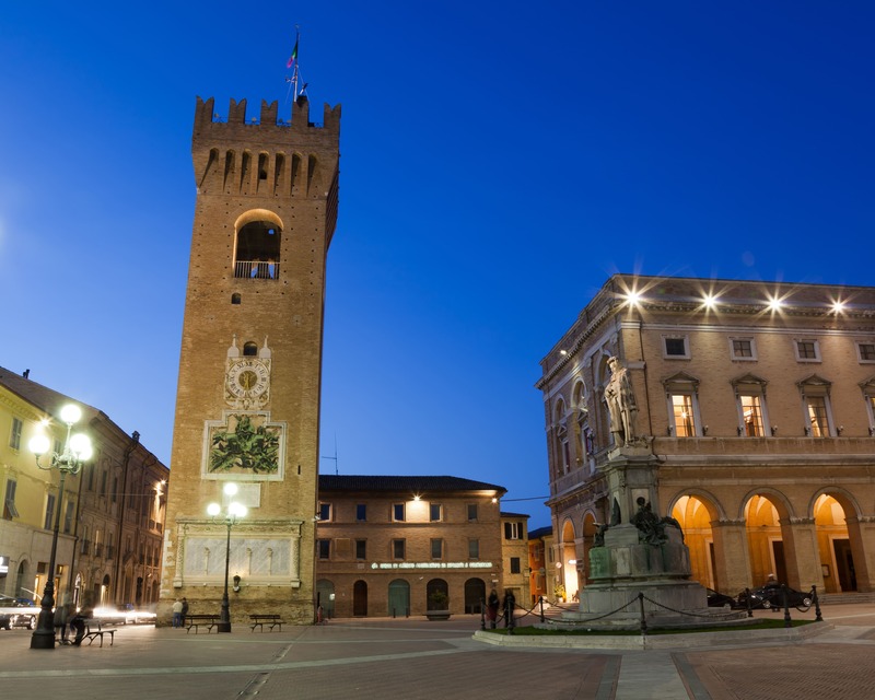 centro storico di Recanati con torre