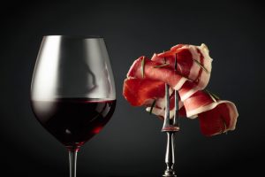 vino rosso e prosciutto di Parma