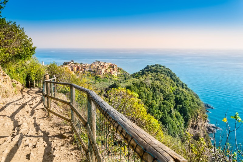 Cinque Terre trekking