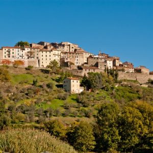 Chiusdino vista dal basso