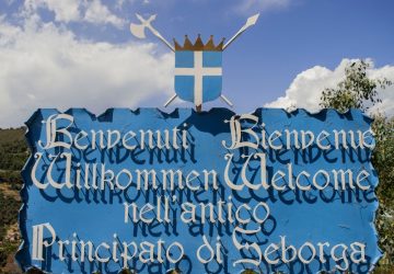 Cartello di benvenuto ai Prinicpato di Seborga