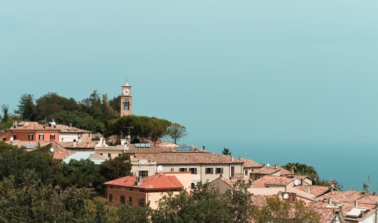 Una giornata a Fiorenzuola di Focara